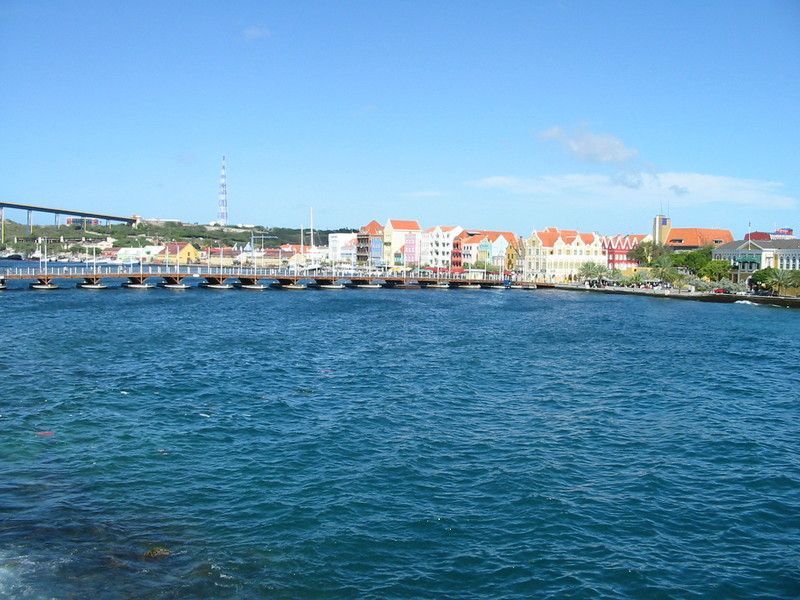 Queen Emma Pontoon Bridge and Punda waterfront
