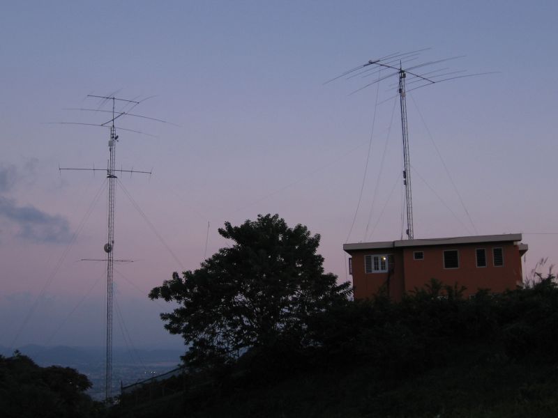 80m dipole is visible hanging between the towers.  Big tower also has 160m sloper facing NE @ 120ft.  NE and SE Beverages are al