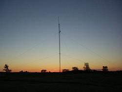 W0AIH took these early in the morning before we finished the tower installation on the second day.
