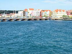 Queen Emma Pontoon Bridge and Punda waterfront
